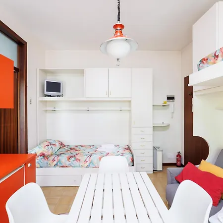 Monolocale Con Terrazzo - アパート *