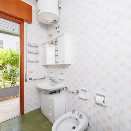 Monolocale Con Terrazzo - *